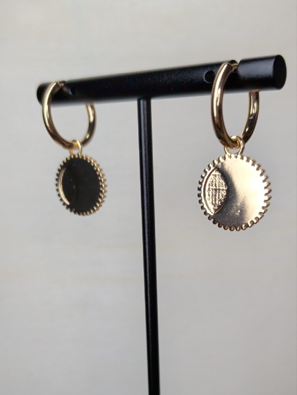 18k GP Mother-of-Pearl Crescent Moon Huggies - Picture 4 of 6